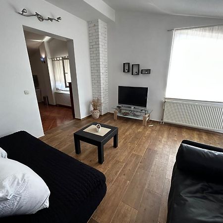Apartments Petrovic Pirovac Dış mekan fotoğraf
