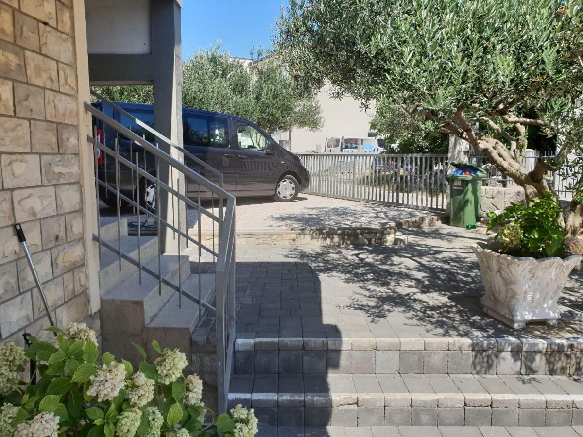 Apartments Petrovic Pirovac Dış mekan fotoğraf