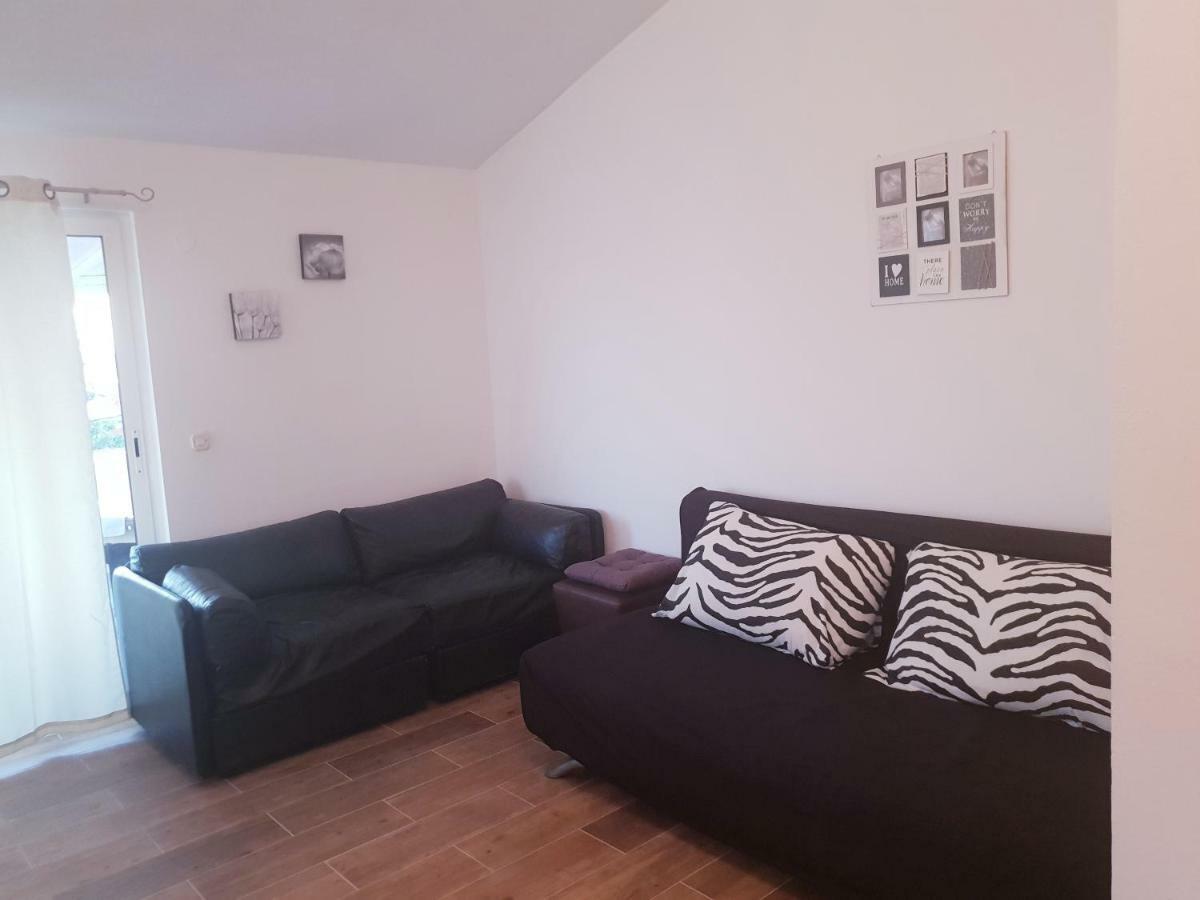 Apartments Petrovic Pirovac Dış mekan fotoğraf